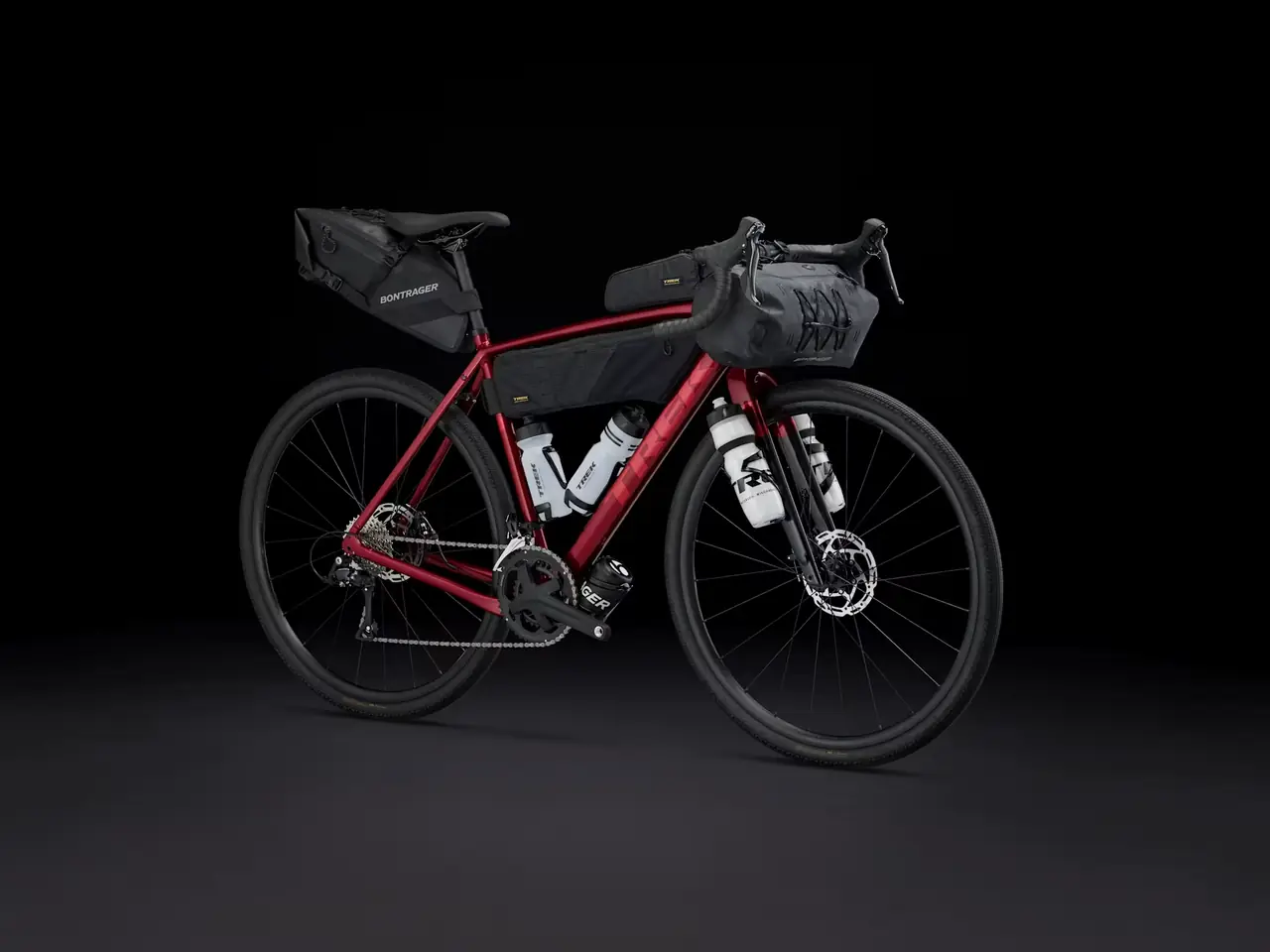 Trek Checkpoint ALR Gravelbike auf den Schotterstraßen des Salento zur Miete in Lecce und im Salento