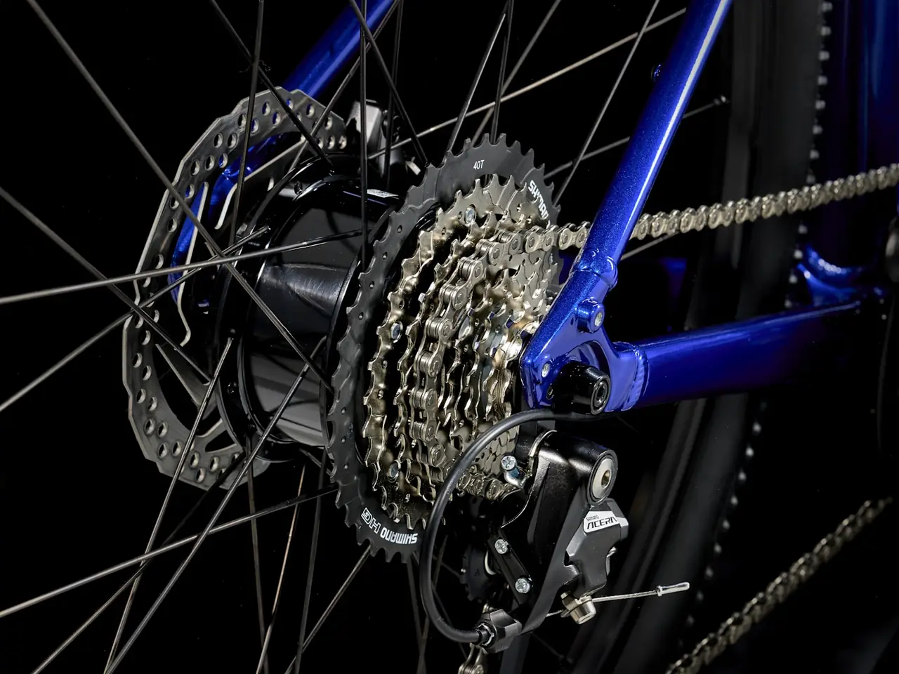 Trek Dual Sport+ 2 LT — e-bike in noleggio a Lecce e nel Salento, dettaglio del telaio e della geometria